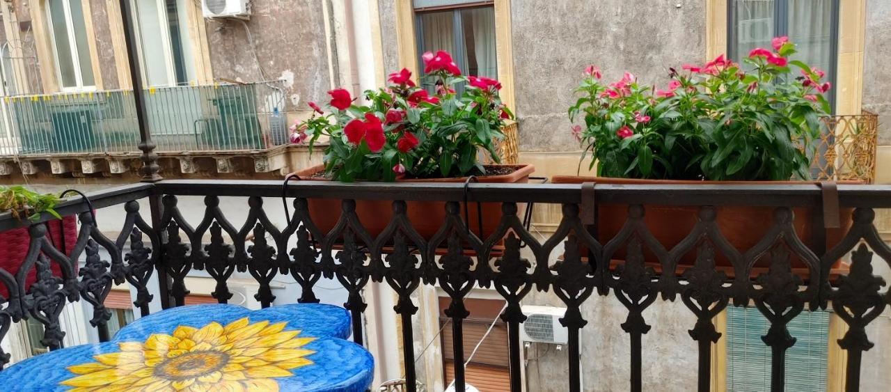 Appartamento A Centro Storico Di คาตาเนีย ภายนอก รูปภาพ