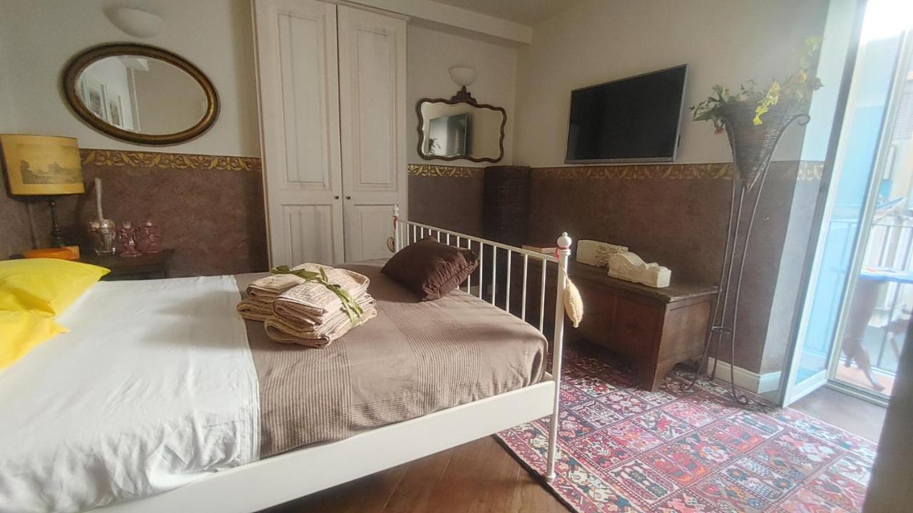 Appartamento A Centro Storico Di คาตาเนีย ภายนอก รูปภาพ